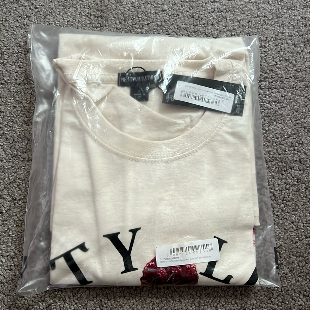 PRETTYLITTLETHING Ecru Dessert Print Oversized T Shirt SIZE SMALL *NEW* - Picture 5 of 8
